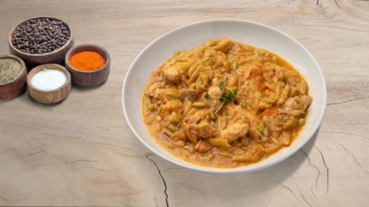 Slika BORANIJA SA PILEĆIM MESOM